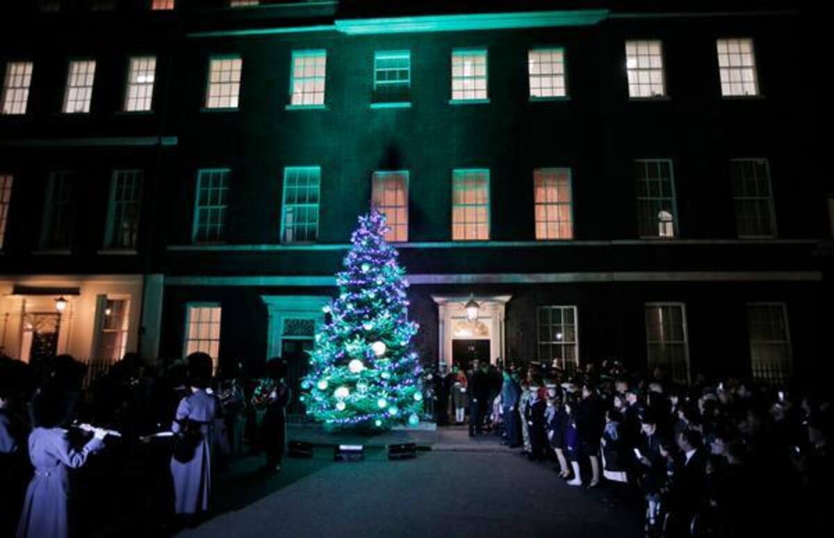 Árboles humanos, en los ríos y las ciudades más emblemáticas del mundo inundadas de luces y de la magia de la navidad. / Inglaterra.