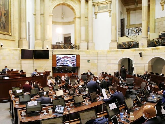 La reforma política está pendiente del segundo debate en la plenaria del Senado.