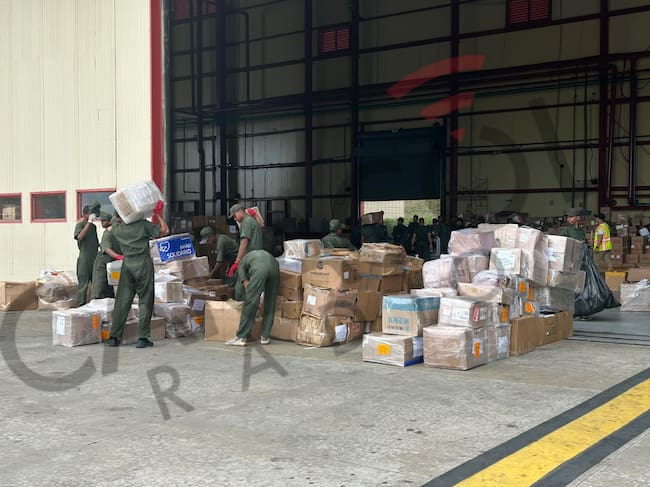 Así es el hangar en el aeropuerto de Maiquetía, Venezuela, a donde llegan las ayudas humanitarias