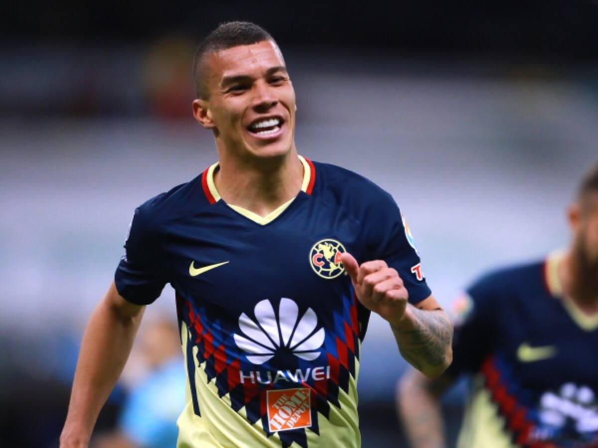 Doblete de Mateus Uribe y liderato para el América en México
