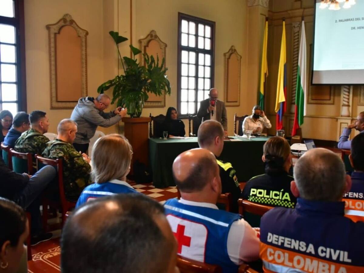 Gobernador de Caldas invita a articular planes de gestión del riesgo por Volcán del Ruiz