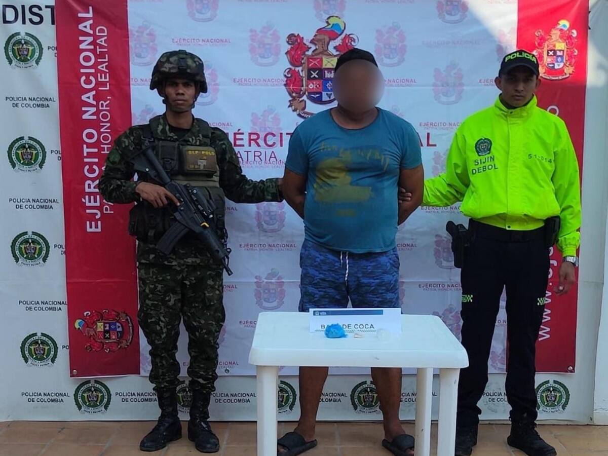 Ejército Nacional capturó a dos hombres en Mompox con un arma, droga y municiones