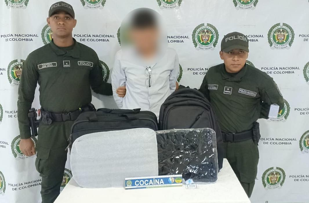 La Policía Nacional, en coordinación con la Alcaldía de Palmira, incautó 3 kilogramos de cocaína en el Aeropuerto Internacional Alfonso Bonilla Aragón.