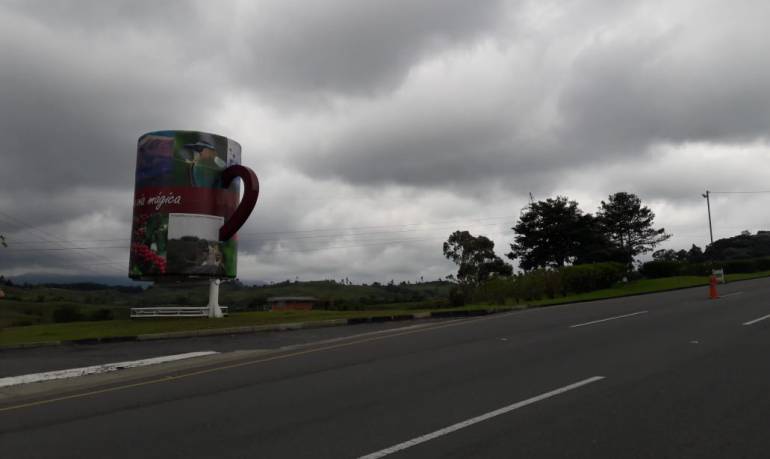 Facebook caracol radio Armenia 1150am línea whatsapp 3155681277 