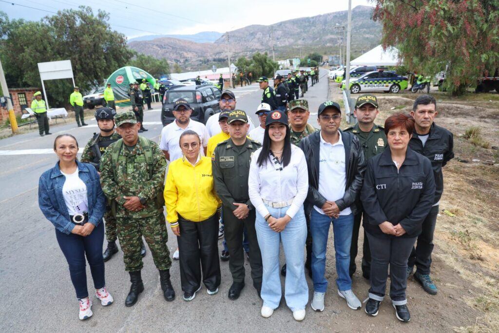 La Gobernación de Boyacá, en coordinación con fuerzas militares y policiales, intensifica operativos y controles en respuesta a recientes actos de violencia y homicidios en el departamento.