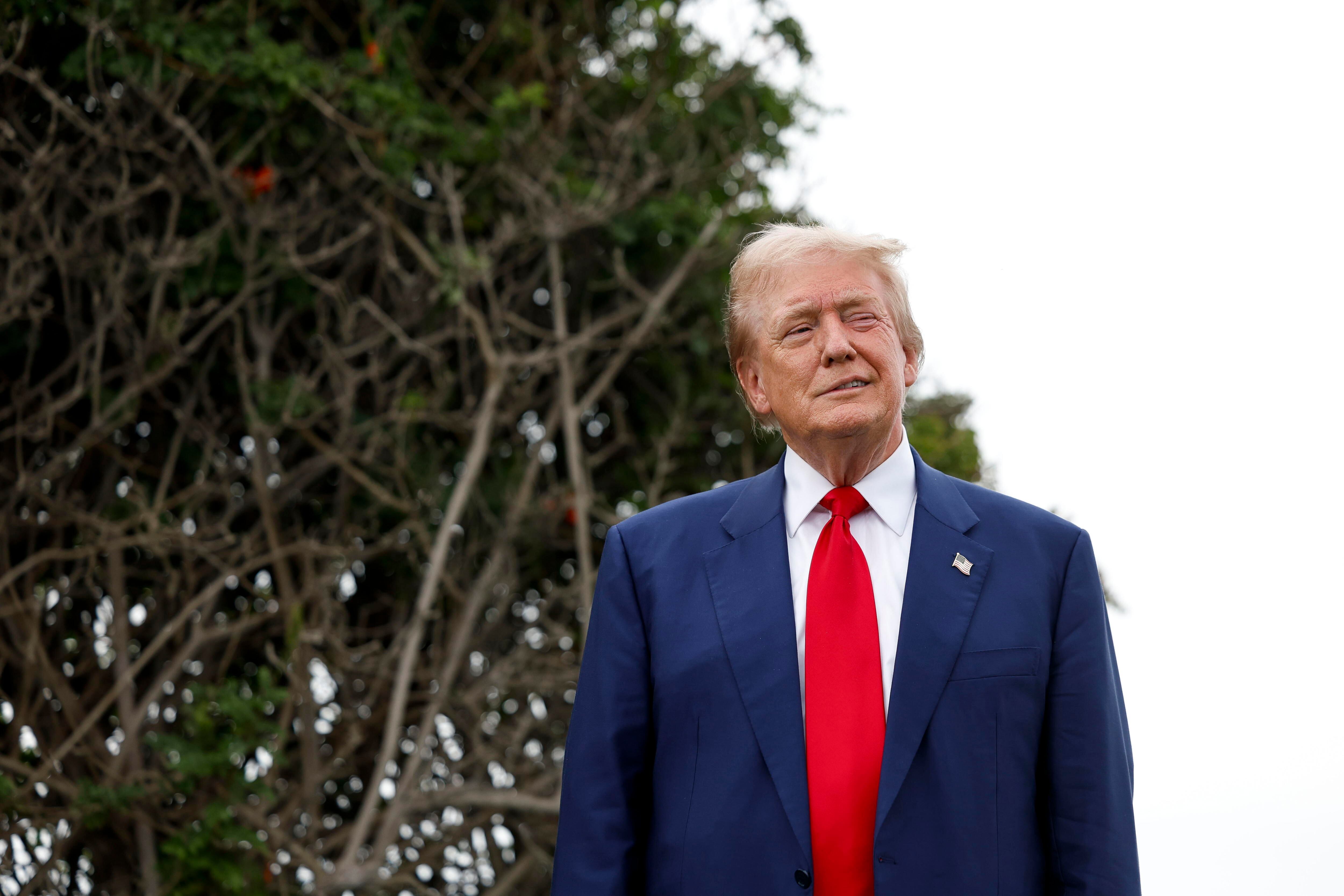 Rancho Palos Verdes (United States), 13/09/2024.- Republican presidential candidate Donald Trump delivers remarks at the Trump National Golf Club Los Angeles in Rancho Palos Verdes, California, USA, 13 September 2024. (Elecciones) EFE/EPA/CAROLINE BREHMAN