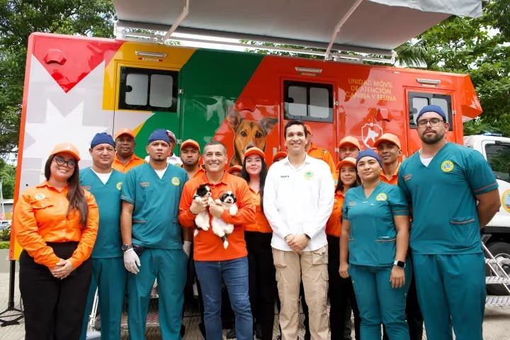 Dumek Turbay, alcalde, celebra este hito. // Alcaldía de Cartagena
