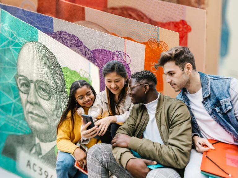 Imagen de referencia a jóvenes recibiendo subsidio/ Getty Images