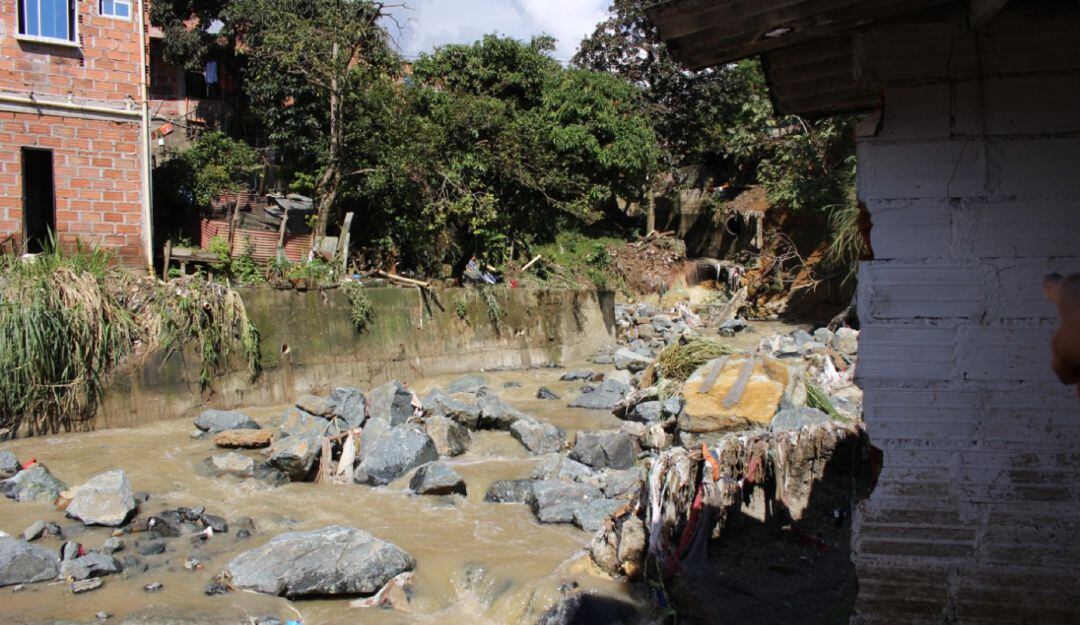 Emergencia por lluvias en Bello 
