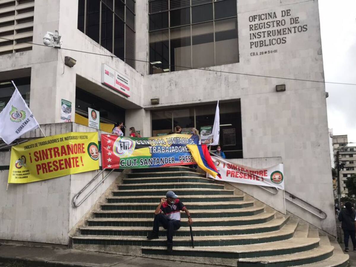Ocho días completó paro en instrumentos públicos