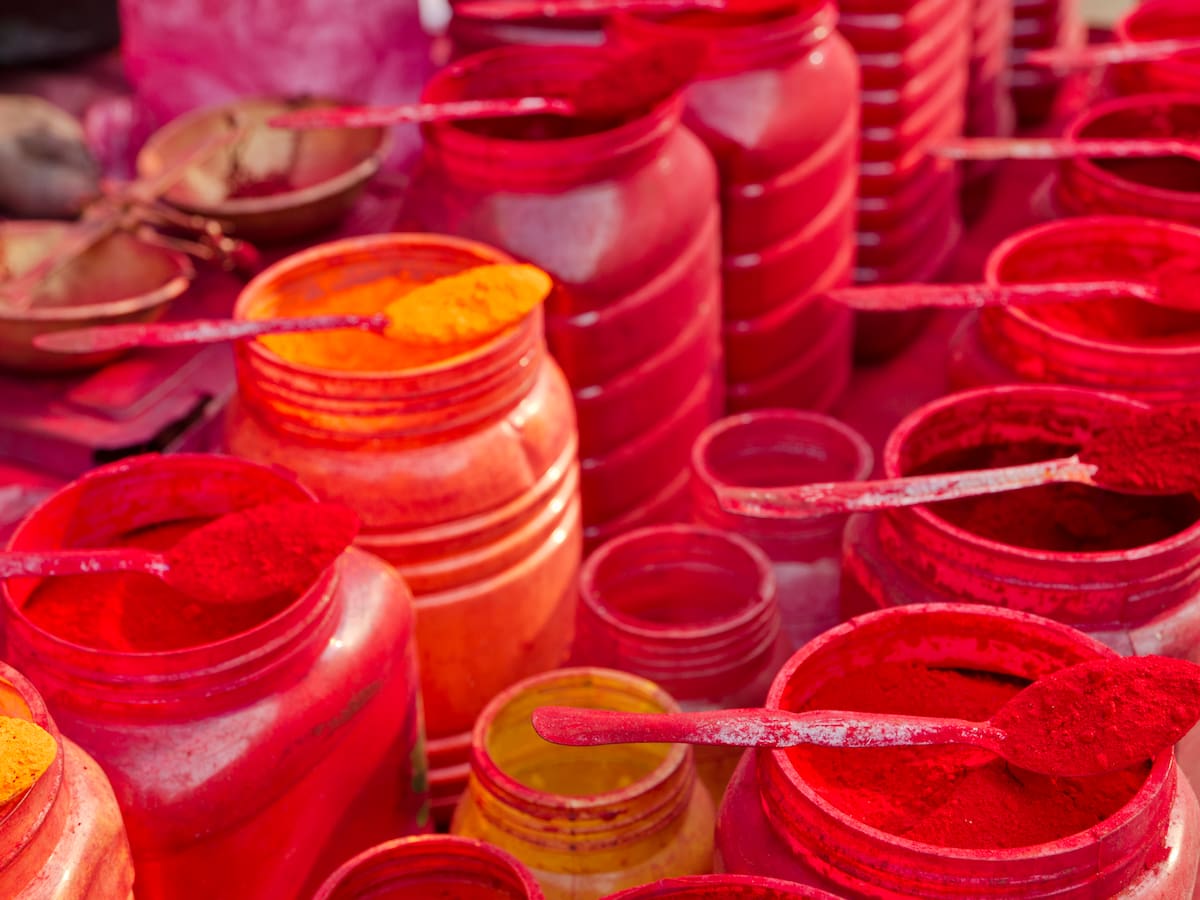 Estados Unidos prohíbe un colorante rojo que causaría cáncer y que es utilizado en alimentos