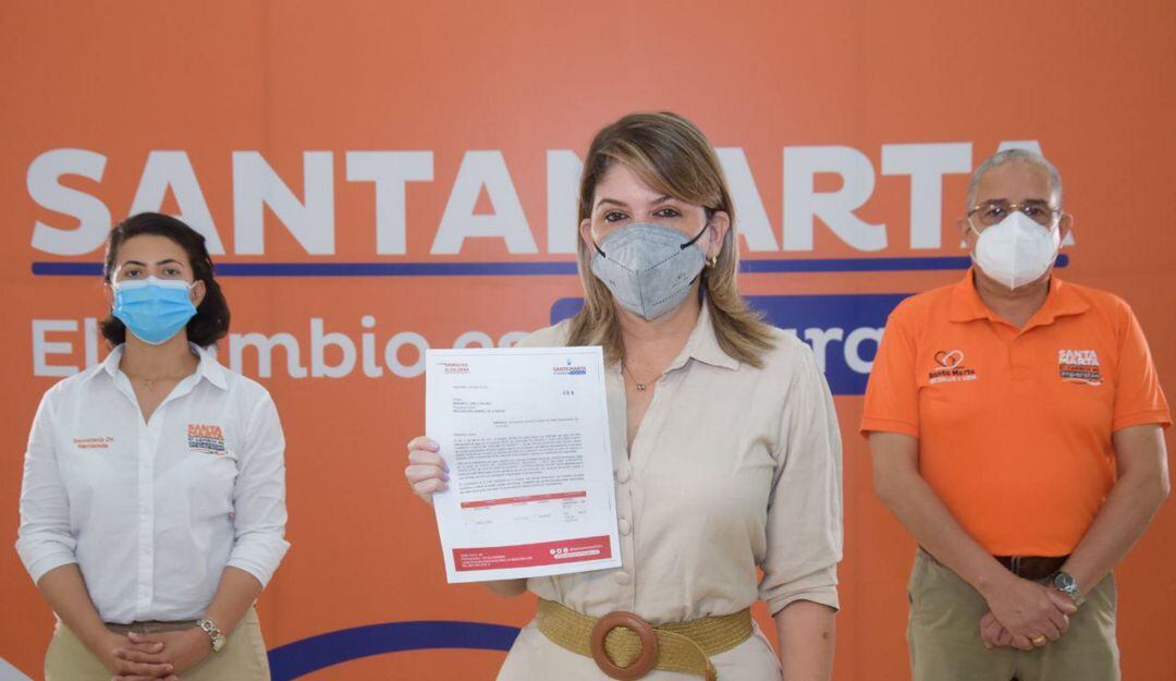 Virna Johnson, alcaldesa. 