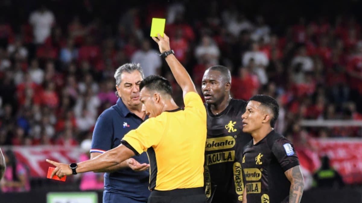 Técnico del América recibe dura sanción antes de los cuadrangulares ¿De qué se trata?