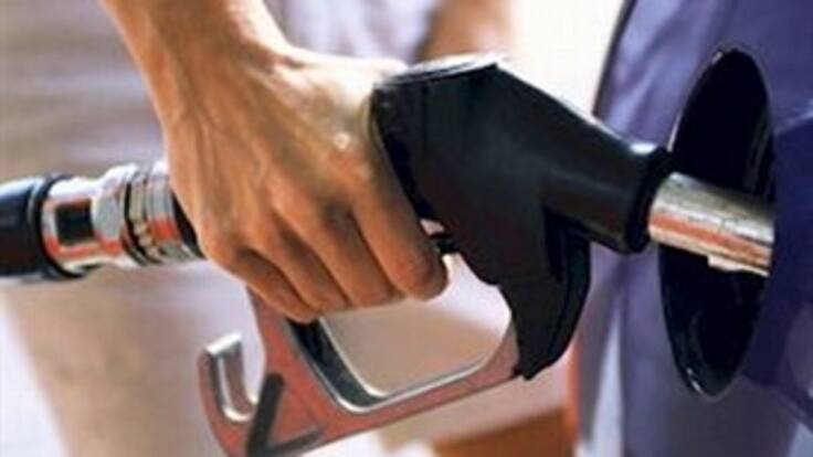 Minminas no descarta incremento en precios de la gasolina para marzo