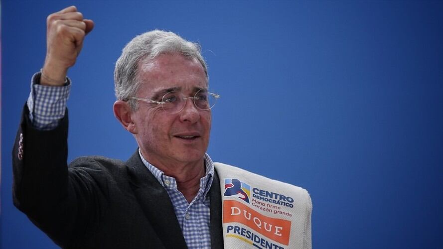 El expresidente Álvaro Uribe dejó entrever en un trino que no será el próximo presidente del Senado de la República. Foto: Colprensa