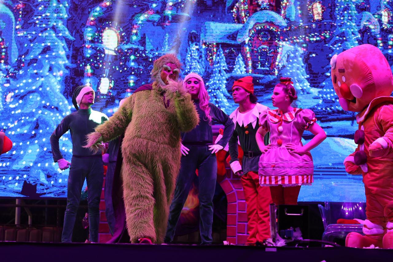 El show navideño en el barrio Lipaya. Foto: cortesía Tecnoglass.