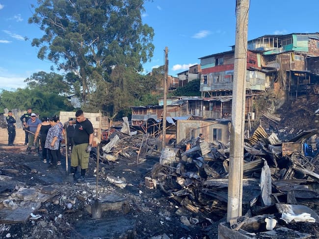 En escombros quedaron 60 viviendas consumidas por las llamas en Armenia. Foto: Cortesía Alcaldía de Armenia