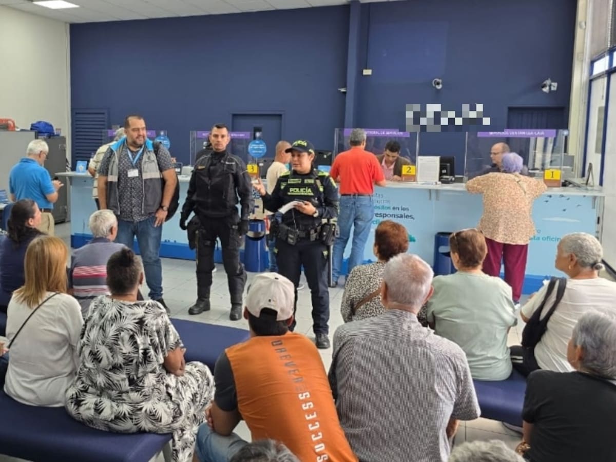 Medellín: Refuerzan la seguridad en las sedes bancarias en época decembrina