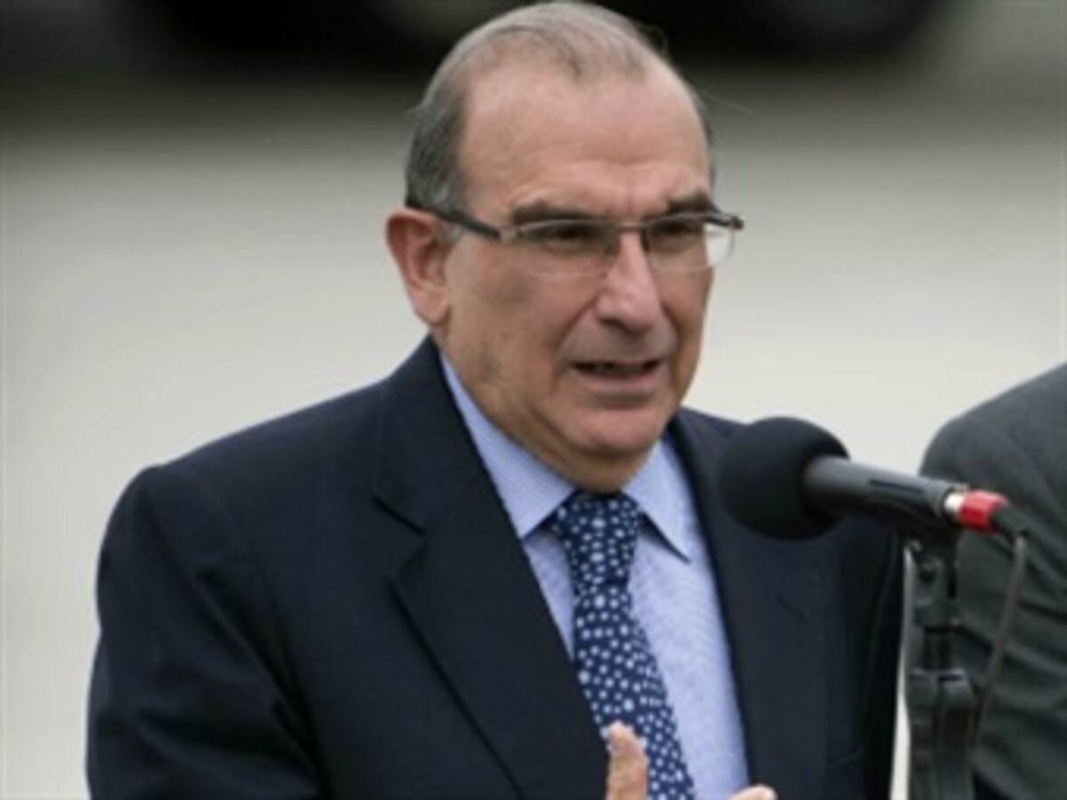 Antes de participación política las Farc deben garantizar que dejarán armas: De la Calle