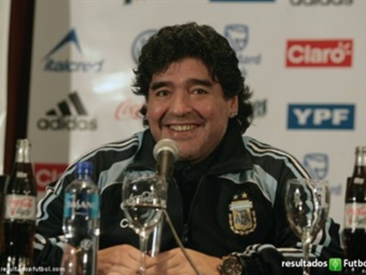 MUNDIAL/ 'Messi tiene más respaldo que el que yo tuve antes de México-86': Maradona