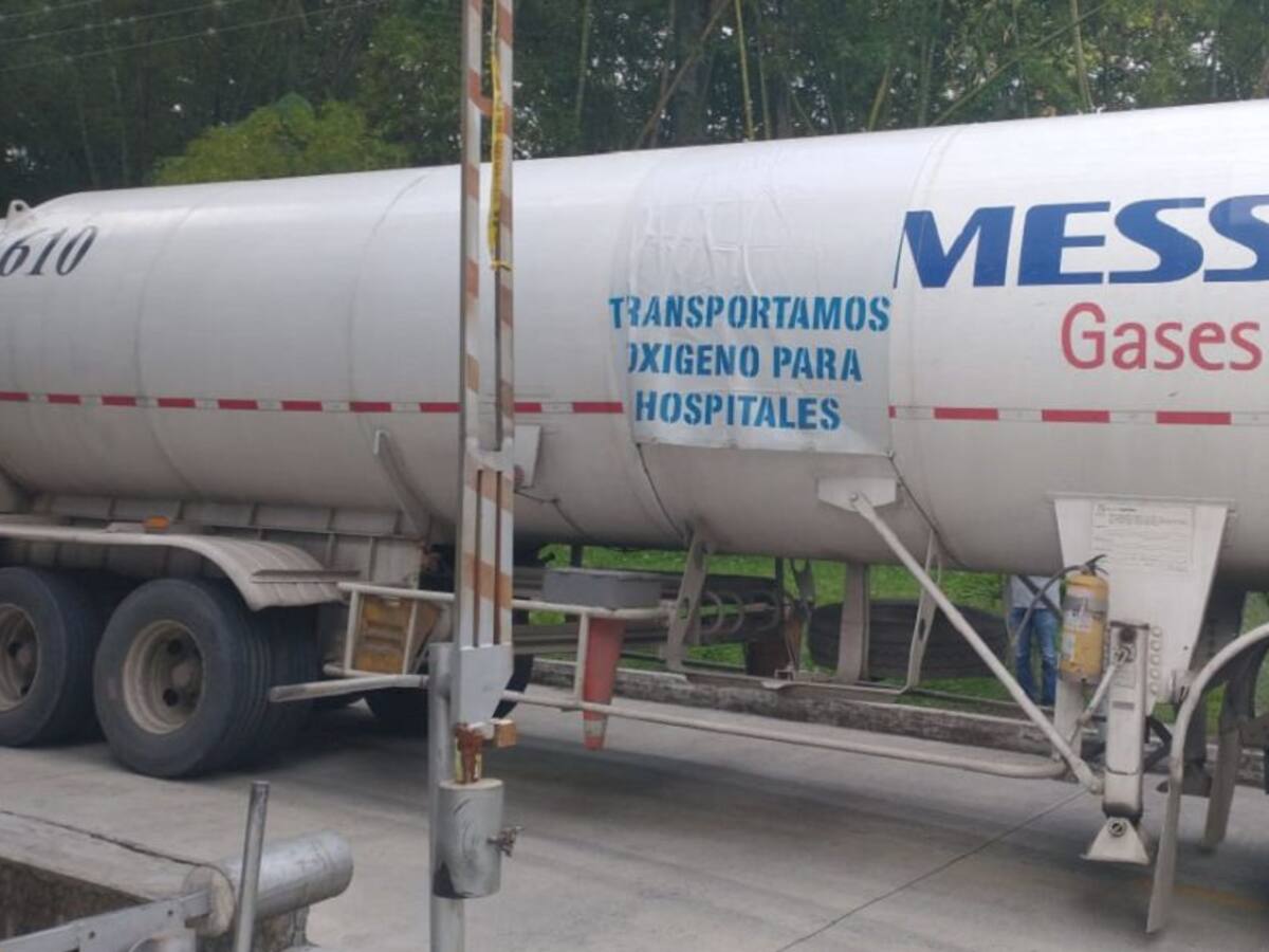 Llegaron a Bucaramanga las dos tractomulas cargadas con oxígeno