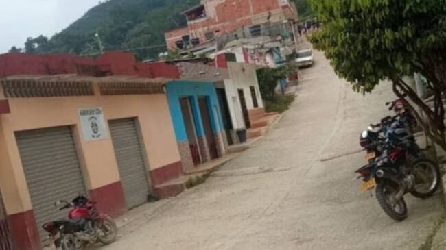 Las comunidades de zonas de la Sierra Nevada solicitan el mejoramiento de vías terciarias y de sus territorios.