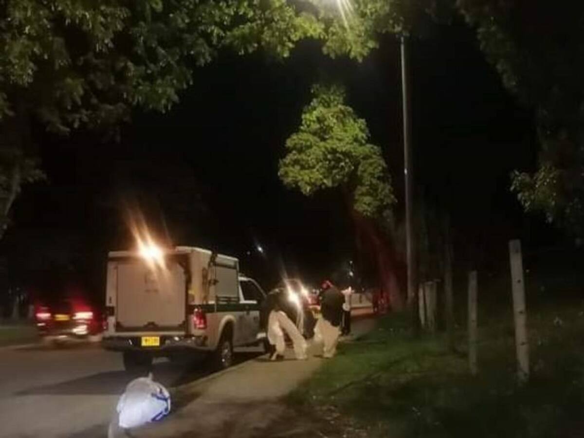 En un puente de Ibagué hallaron suspendido el cuerpo de un hombre