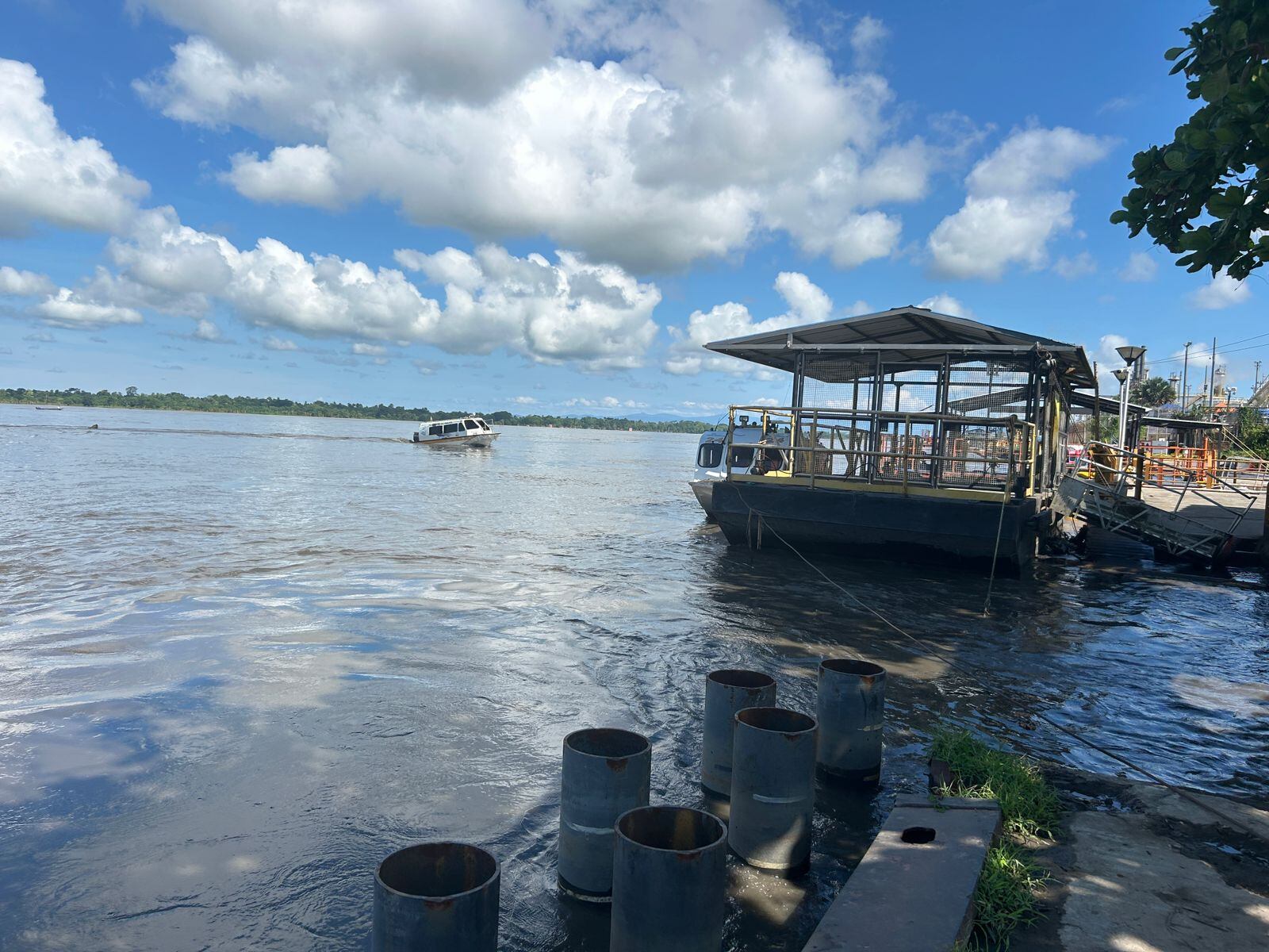 Pescadores en el Magdalena Medio se han visto afectados por la temporada de lluvias. Foto: Caracol Radio. 