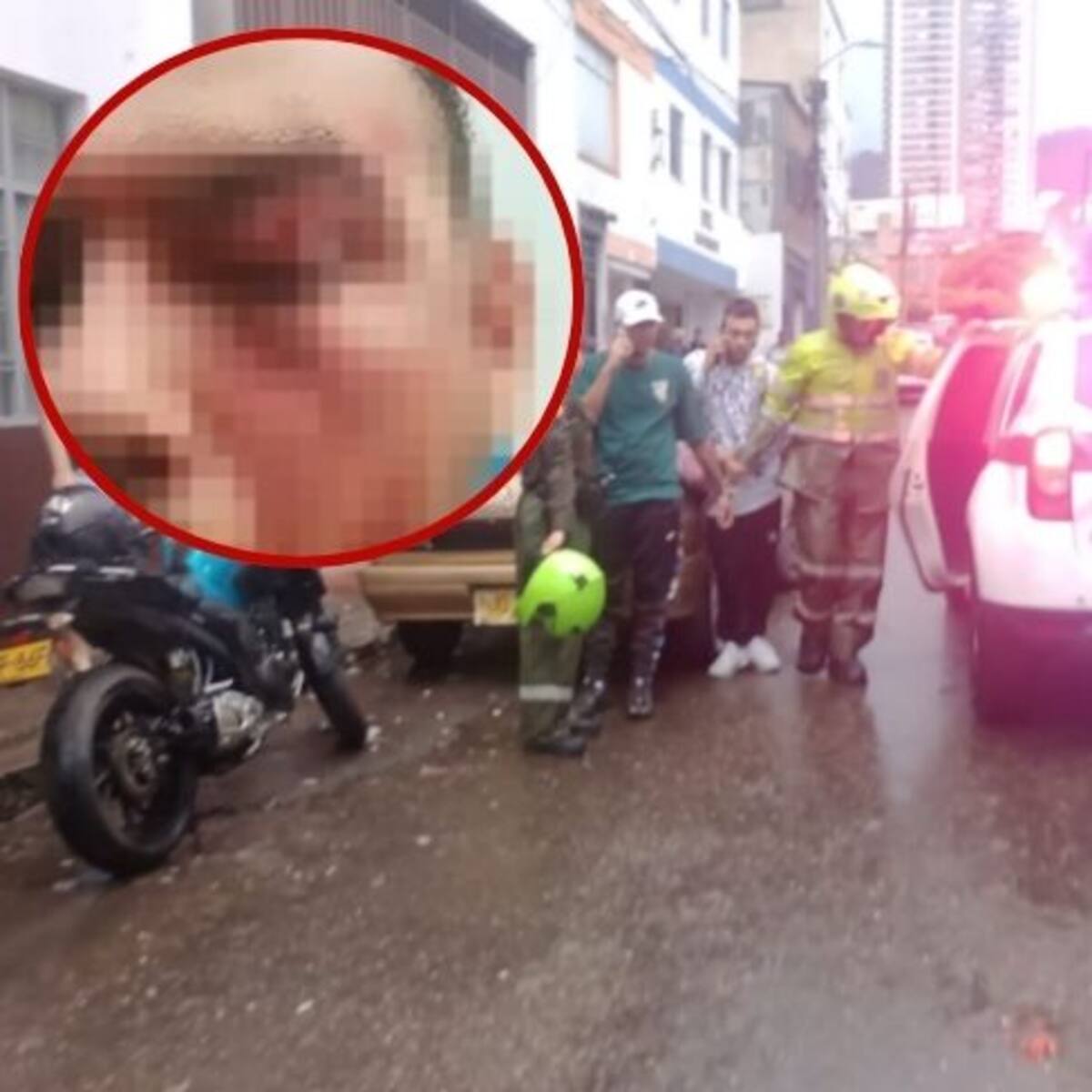 Conductor reventó a alférez que le pidió mover su carro mal parqueado