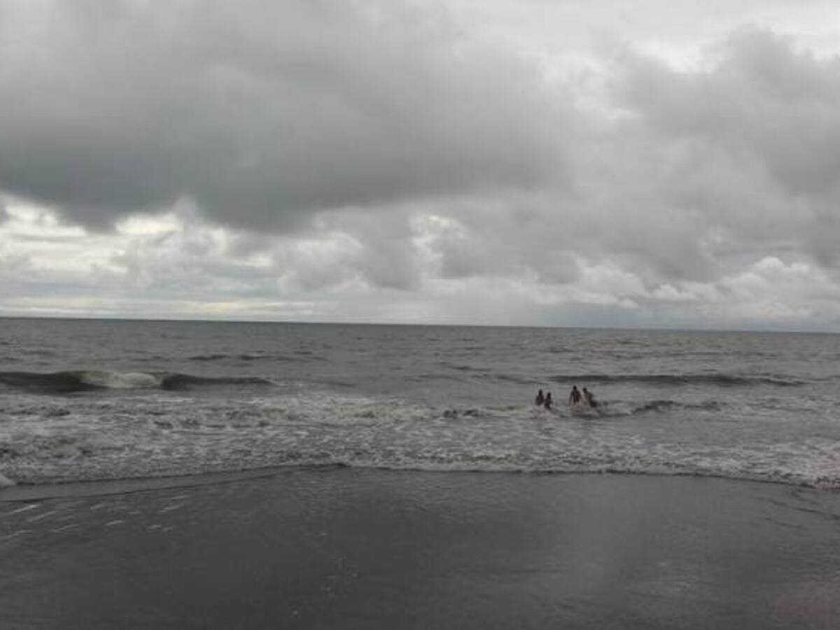 Alerta en Buenaventura por aumento de olas