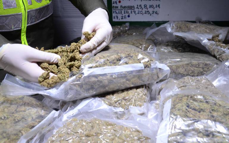 Escasea la mariguana en Medellín y sube su precio