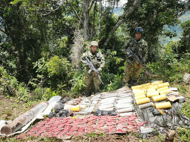 Caleta con explosivos hallados en Briceño- foto Ejército