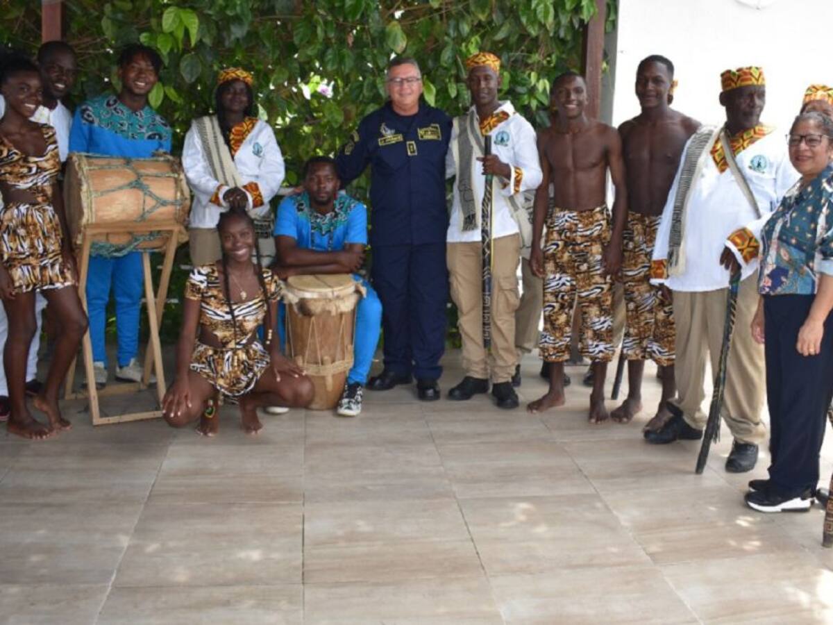 Escuela Naval recibió a representantes de la Guardia Cimarrona