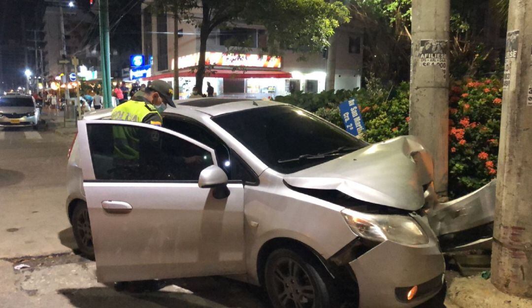 Las autoridades capturaron a tres presuntos integrantes de esta banda luego que cometieran un robo en el sector turístico de Bocagrande