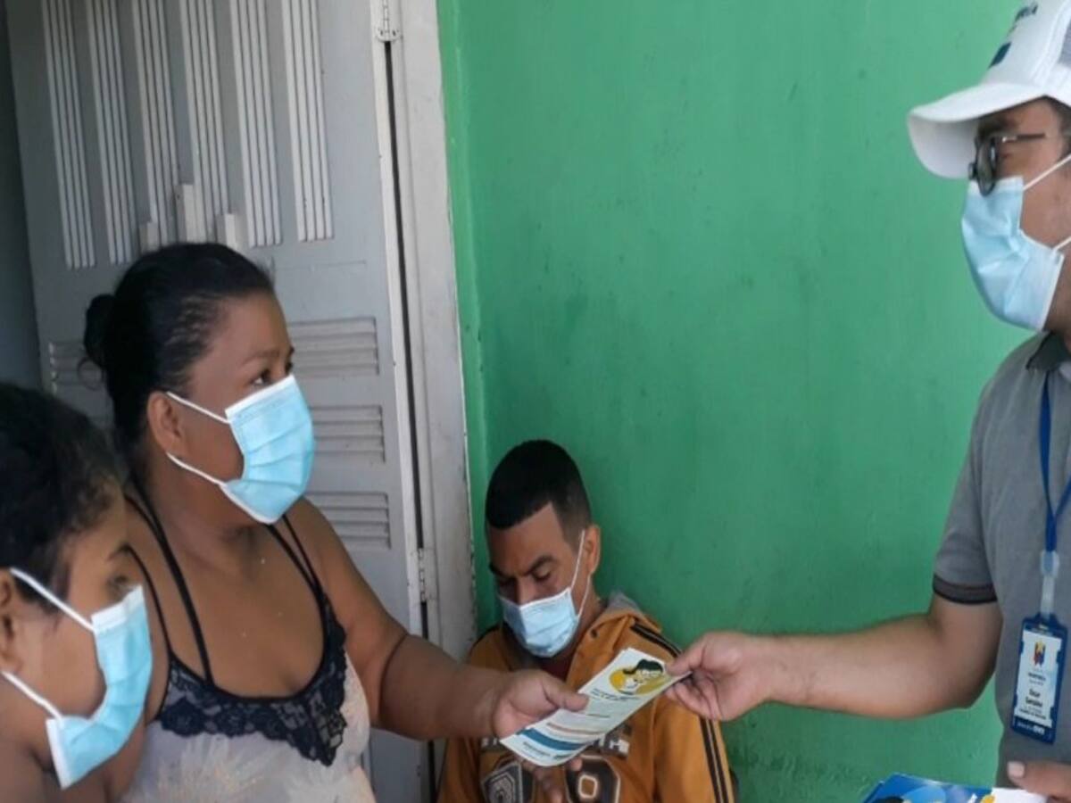 En Montería, puerta a puerta invitan a matricular a niños en los colegios
