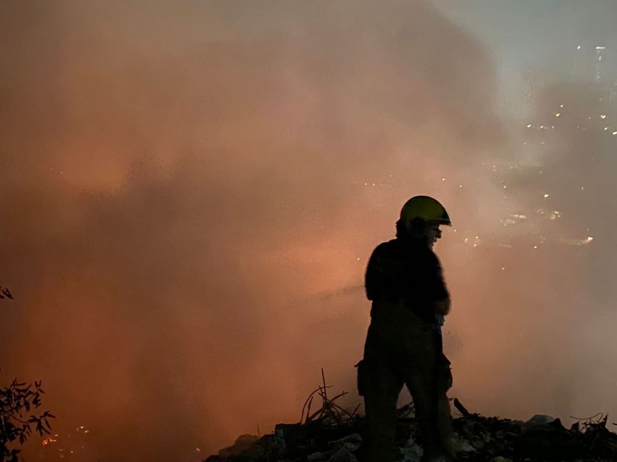 Bomberos en Cartagena controlan incendio en La Popa; se investiga si habría sido provocado