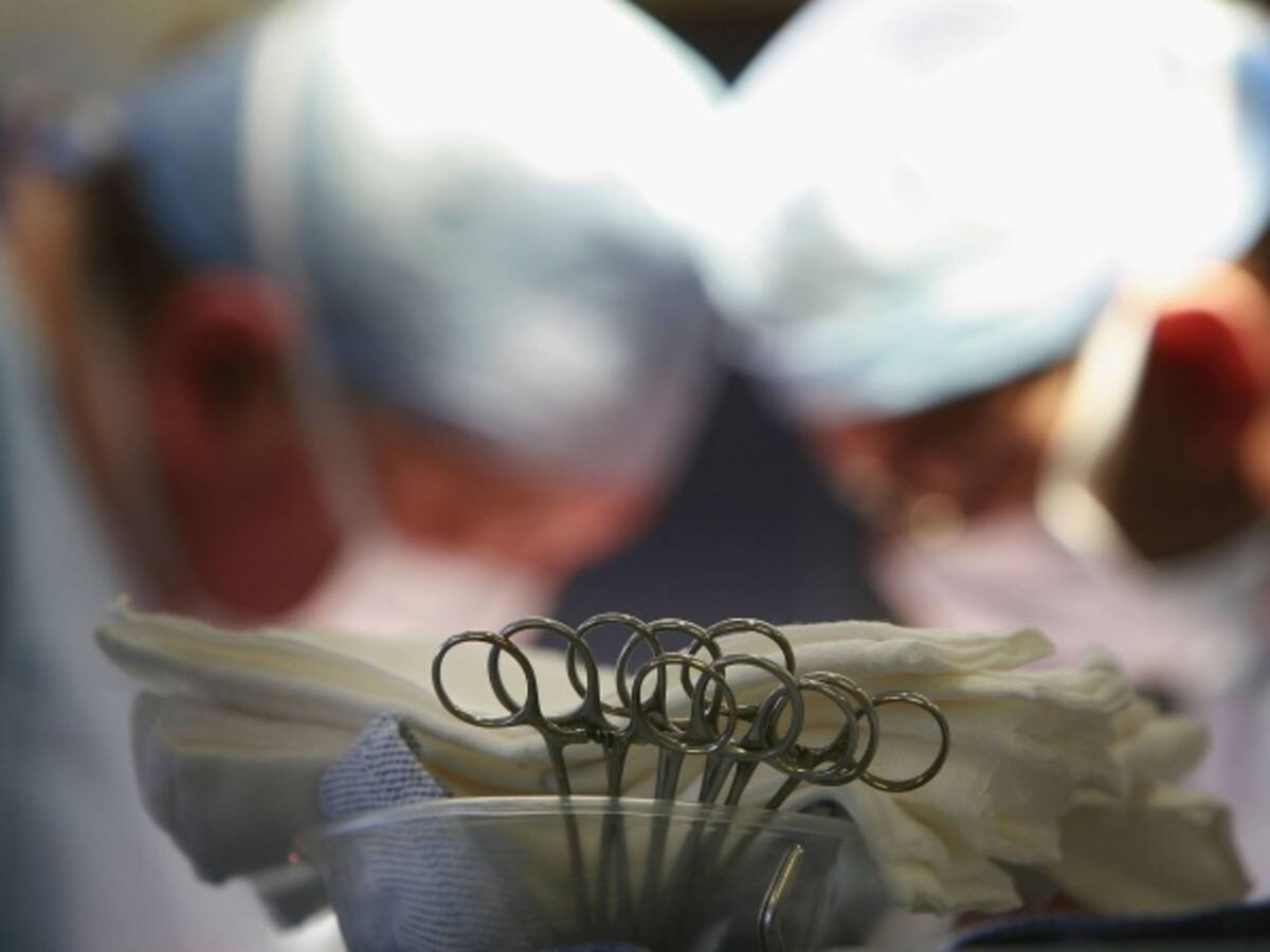 Habla el médico colombiano que participó en histórico trasplante de cara