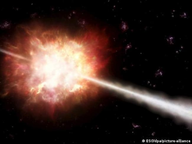 Así se ve una explosión de rayos gama en el espacio, en un gráfico hecho con base en datos científicos. Foto: ESO/dpa/picture-alliance
