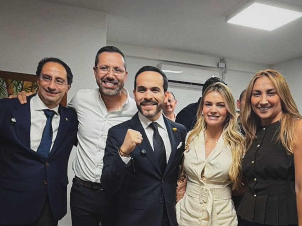 Abelardo de la Espriella dobló en votos a Cepeda en Santander