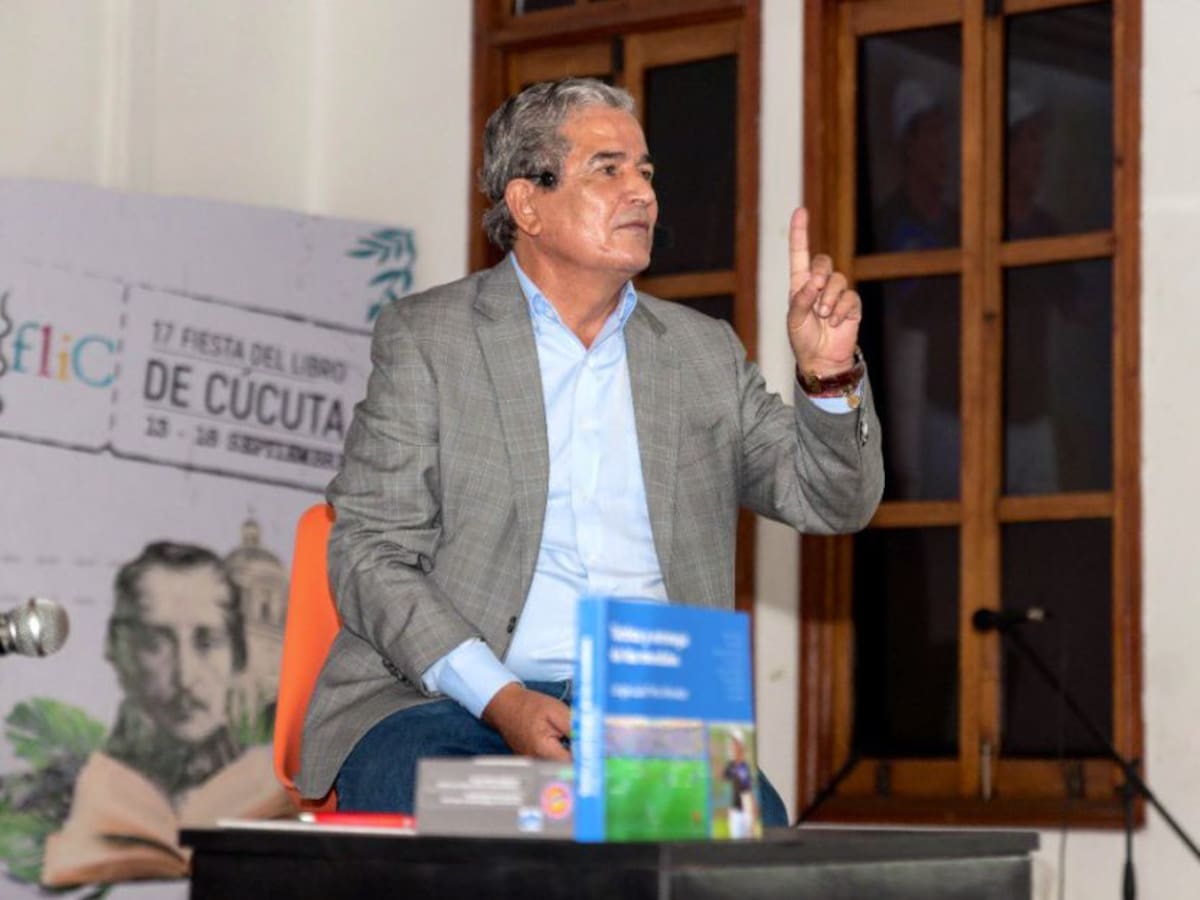 Pinto a James: "Si no se dedica al fútbol, el fútbol lo va a dejar"