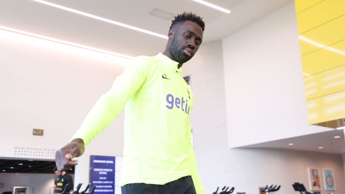 Davinson Sánchez estaría entre los cuatro apuntados a salir del Tottenham