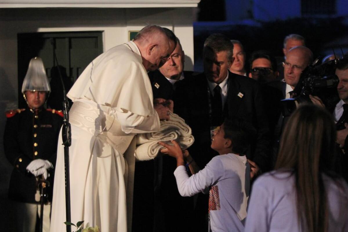El primer día de su visita recibió una runa, la cual no dudo en ponérsela.