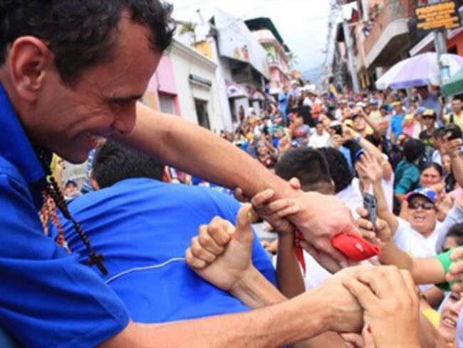 Capriles cree que denuncias de atentado en su contra sólo buscan &quot;distraer&quot;