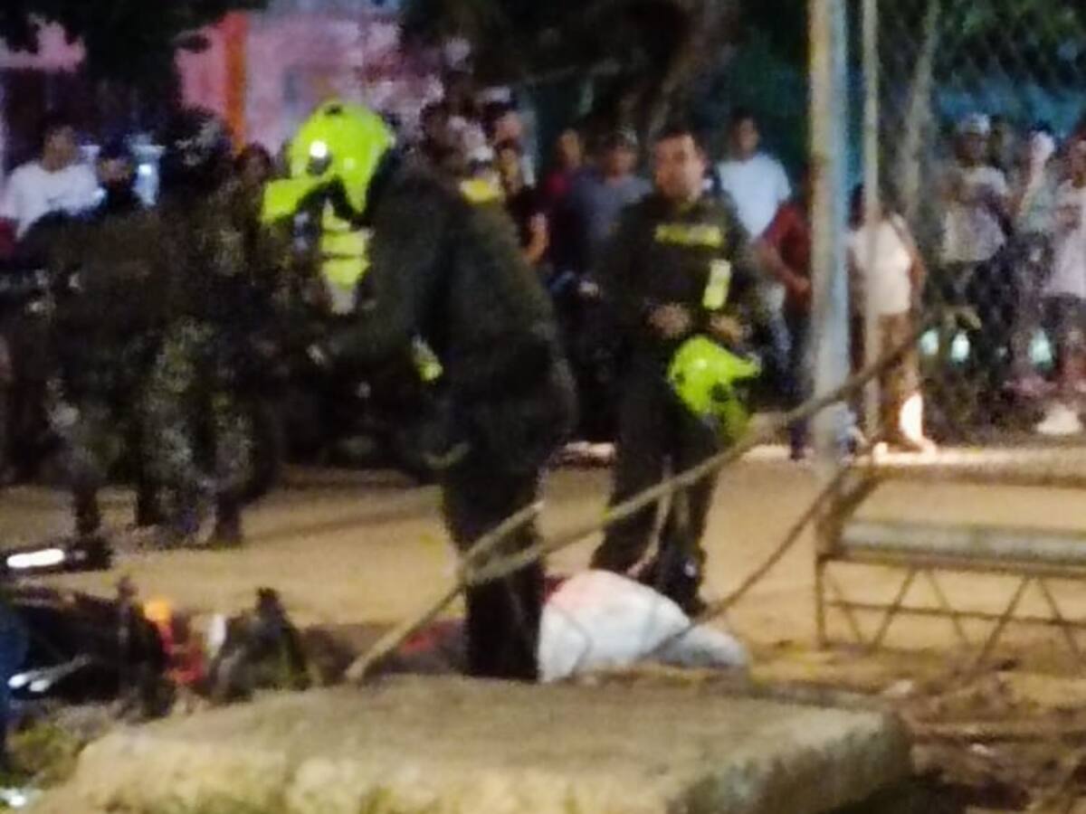 Cruce de balas entre uniformados y civiles deja como saldo un muerto y un herido