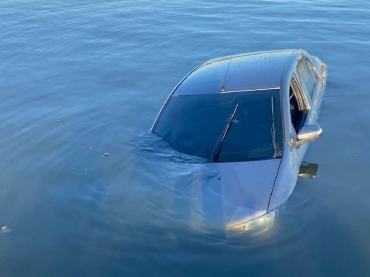 Vehículo terminó en ciénaga de Las Quintas cerca a Bazurto