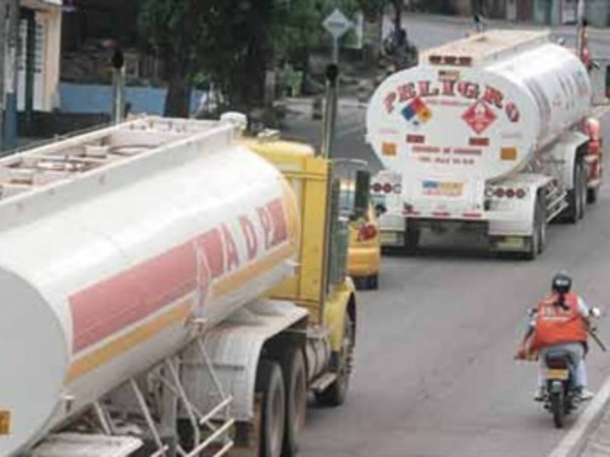 Autoridades garantizan abastecimiento de combustible en Semana Santa