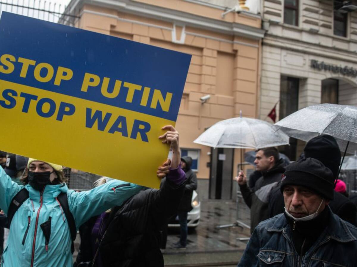 Es una catástrofe para la economía mundial: Experto ruso en Colombia