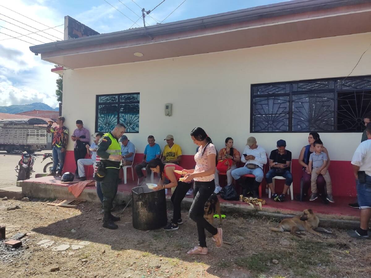 Con “sancocho comunitario” policía y ciudadanía afianzan vínculos en el Líbano