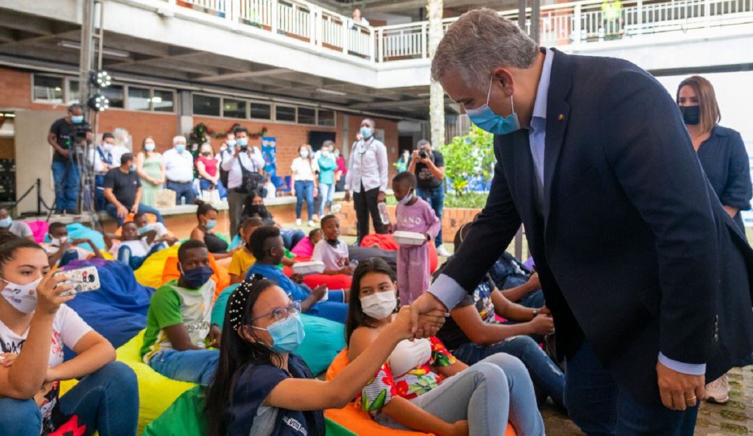 El presidente Iván Duque hizo la presentación en Cali de la Escuela de Formación en Política y Democracia para Consejeros de Juventudes.