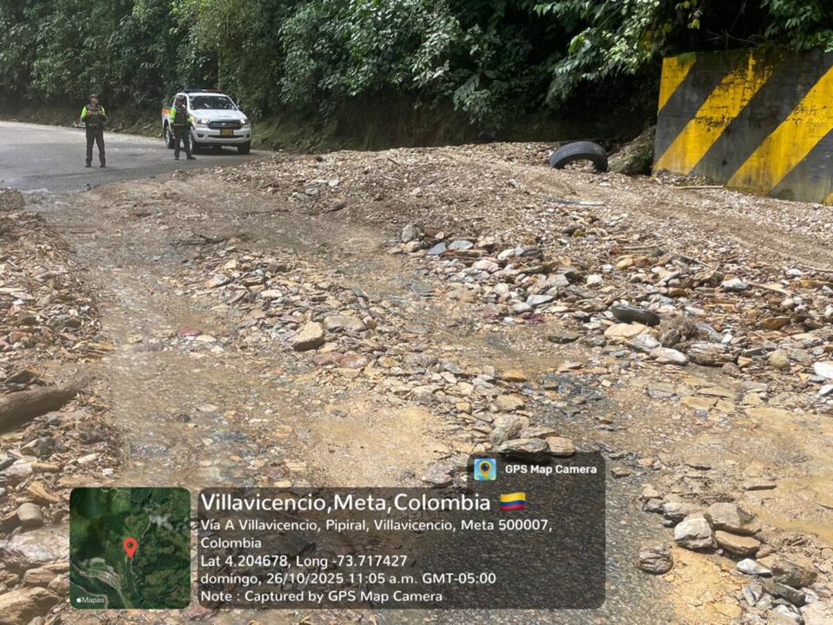 Antigua vía al Llano está cerrada por derrumbes en el km18+700